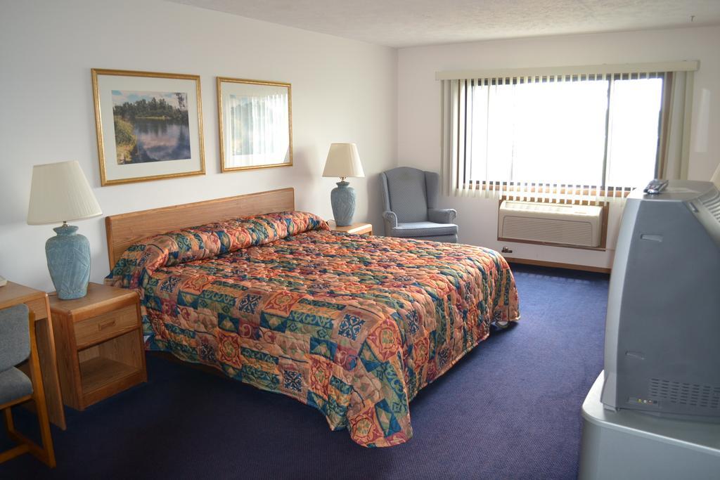 Sky Lodge Inn & Suites - Delavan Exterior foto